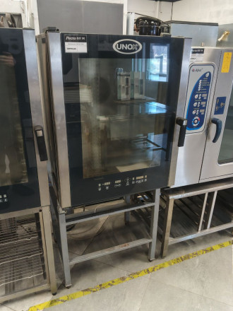 Пароконвектомат UNOX XVC 705 с подставкой